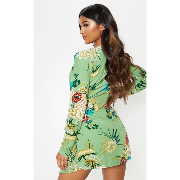 PrettyLittleThing Sage Green Printed Long Sleeve Wrap Dress 12 - Picture 11 of 12